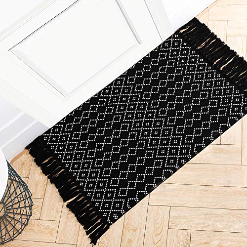 Black Woven Rug Kitchen, Boho Bathroom Rug with Tassel, Small Cotton Bath Mat with Geometric Diamond Woven Pattern for Bedroom Living Room Vintage Accent Chic Reversible Rug 2'x3' 2'x4.3' Off White